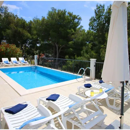 Modern Villa In Primosten With Pool