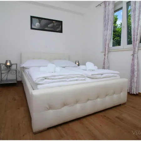 Villa Modern Villa In Primosten With Pool