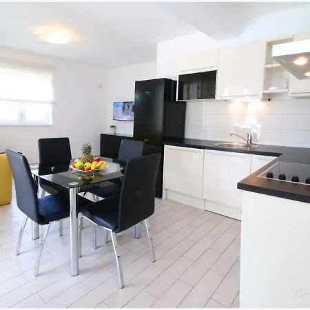 Modern Villa In Primosten With Pool *